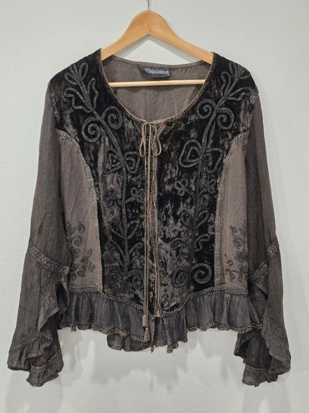All That Jazz ✦ Velvet Embroidered Brown Boho Blouse ✦ Bell Sleeve Ruffle Hem M - Picture 12 of 15